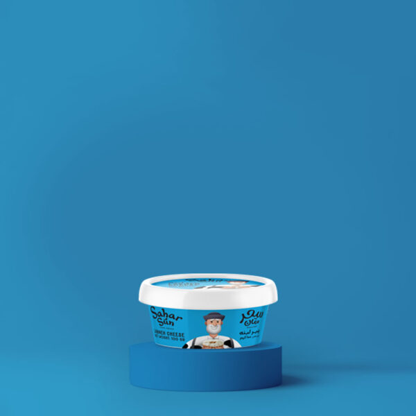 پاستوریزه و هموژنیزه ترکیبات: شیر پاستوریزه، خامه پاستوریزه، نمک، پایدار کننده، استارتر. مقادیر تغذیه ای در 25 گرم : انرژی : 51 کیلوکالری قند : 0.00 گرم چربی : 4.65 گرم نمک : 0.25 گرم